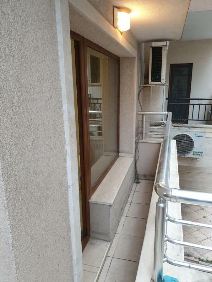 וארנה Apartment In The Center מראה חיצוני תמונה